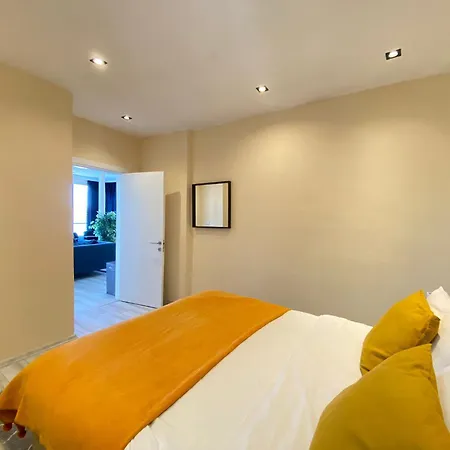 Semesterbostad Stylish Sea View 2 Bedroom Steps To The